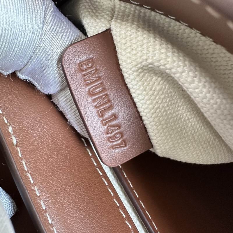 Burberry 25x8.5x18cm HQ (8)