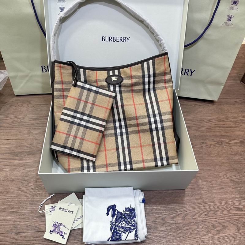 Burberry 35.5x15x38cm HQ (1)