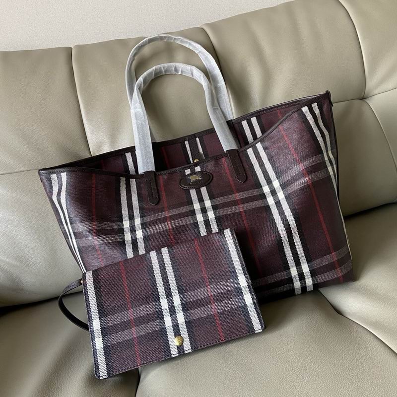 Burberry 38x16.5x28cm HQ (1)