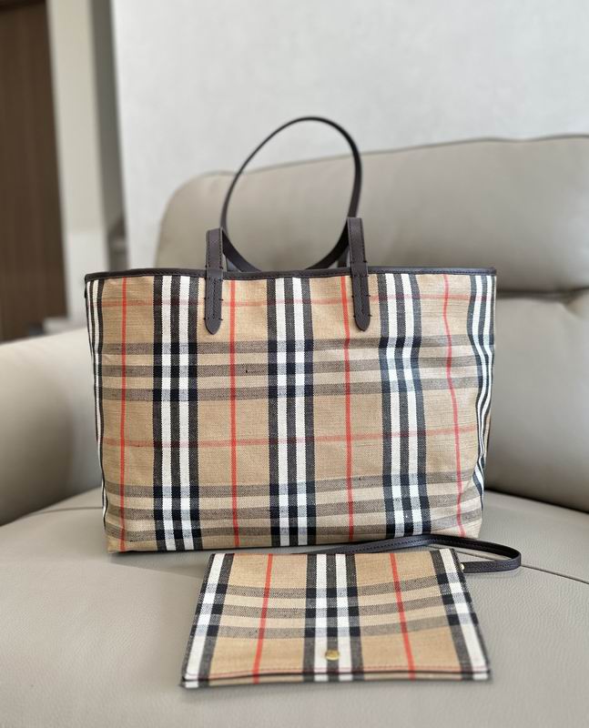 Burberry 38x16.5x28cm HQ (2)