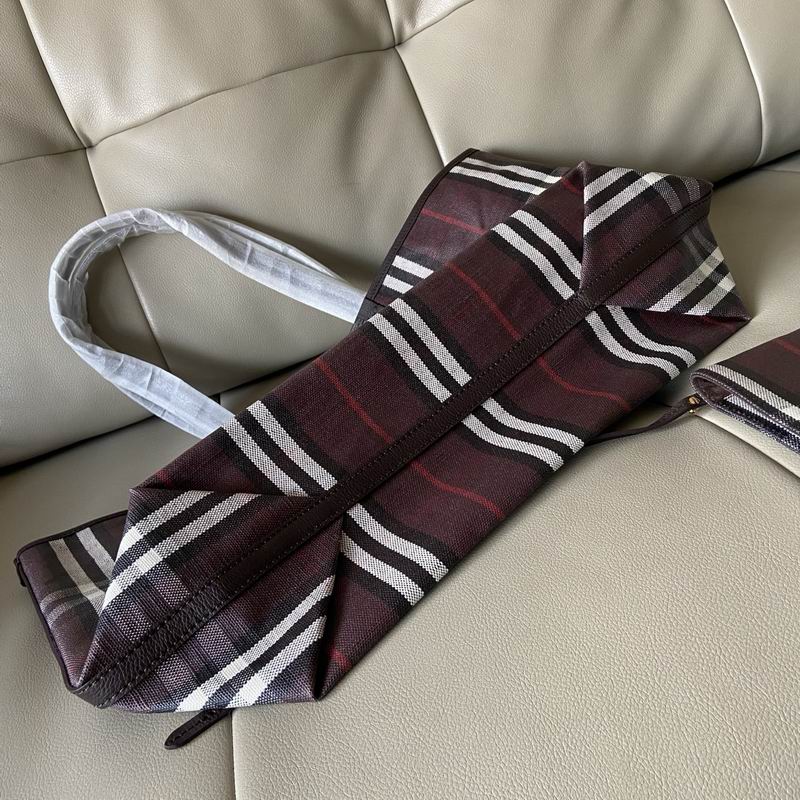 Burberry 38x16.5x28cm HQ (3)