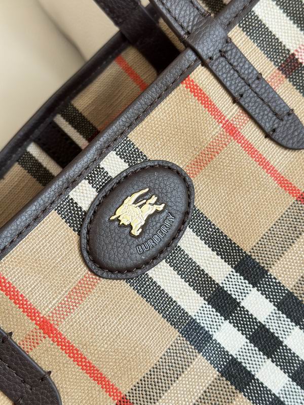 Burberry 38x16.5x28cm HQ (4)