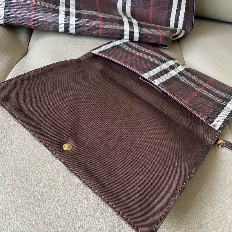 Burberry 38x16.5x28cm HQ (7)