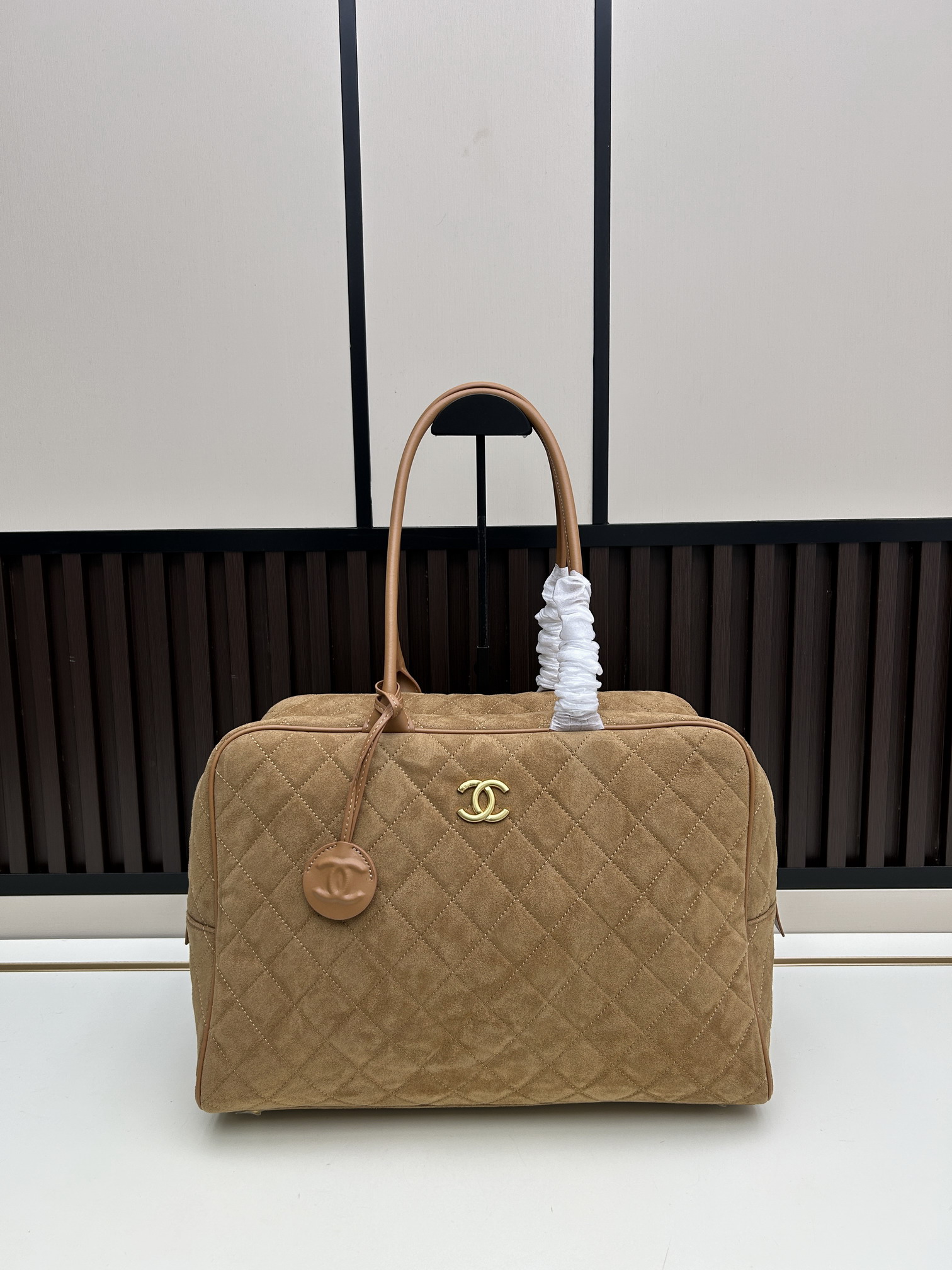 Chanel C012 41x31x23cm jj1_1