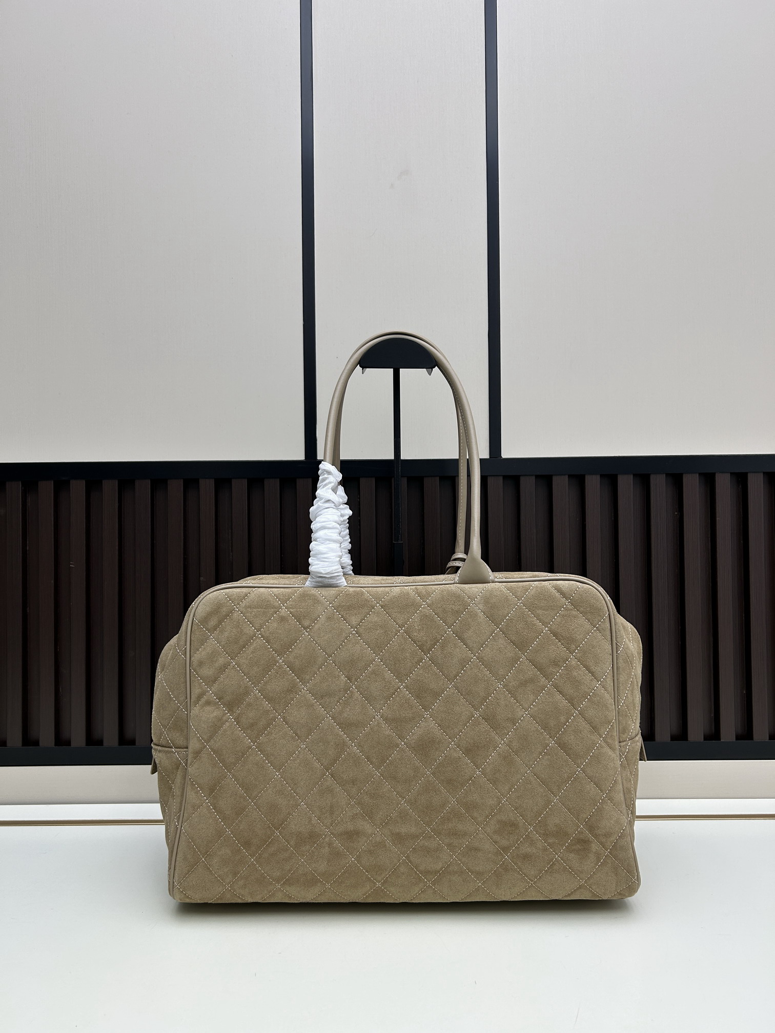 Chanel C012 41x31x23cm jj2_2