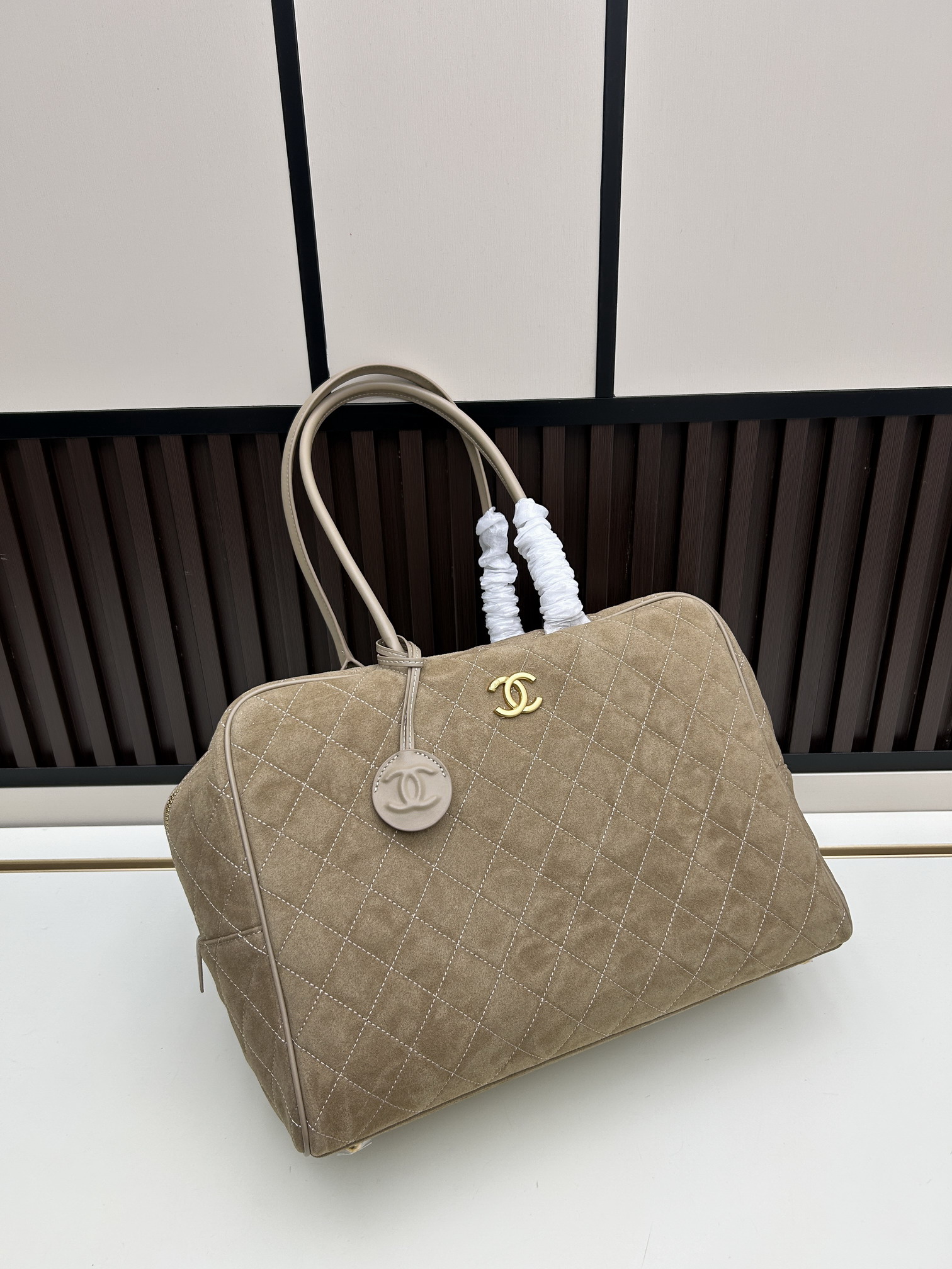 Chanel C012 41x31x23cm jj2_3
