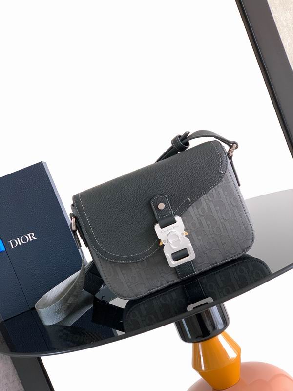 H53E44 23x17.5x6cm WP (1)