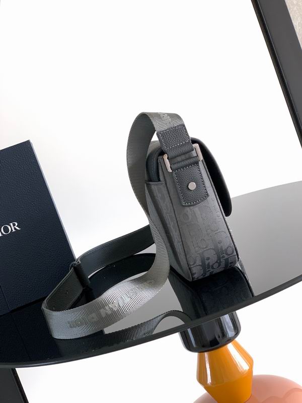 H53E44 23x17.5x6cm WP (2)