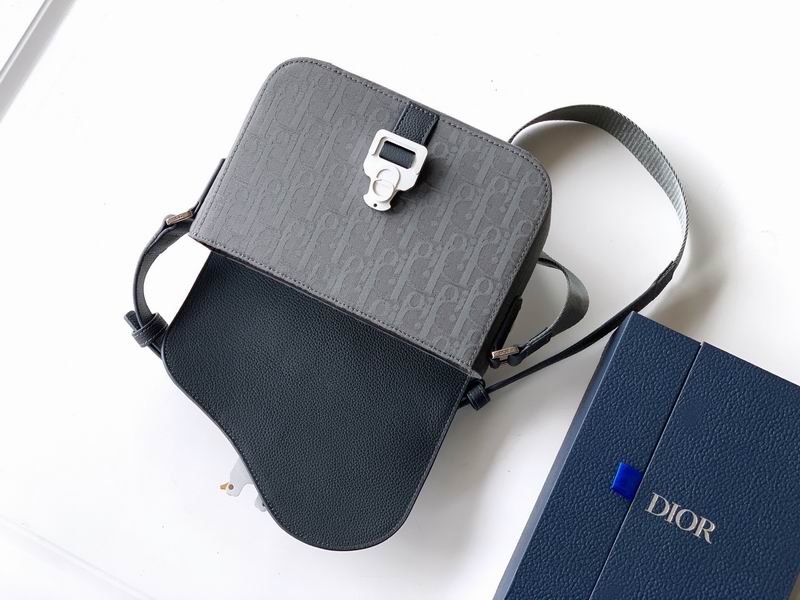 H53E44 23x17.5x6cm WP (5)