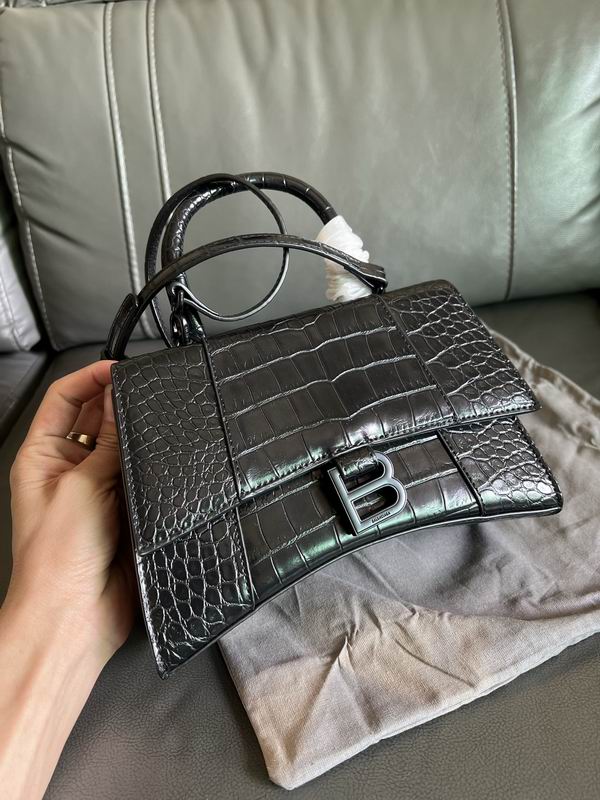 Hourglass M14x10x23cm S13x8x19cm YT (1)