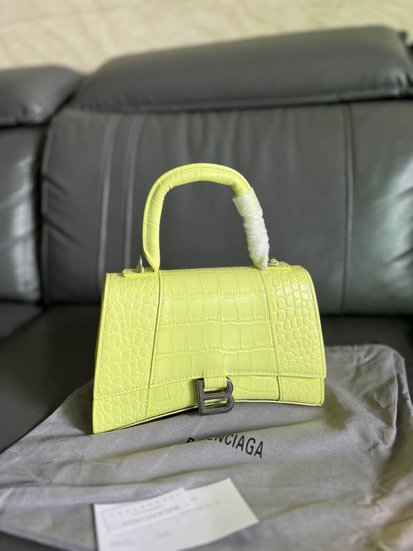 Hourglass M14x10x23cm S13x8x19cm YT (1)