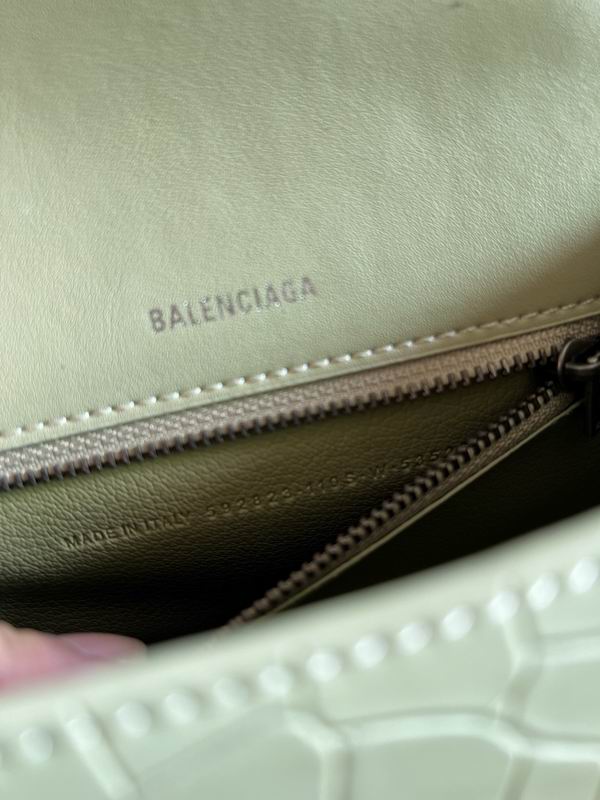 Hourglass M14x10x23cm S13x8x19cm YT (10)