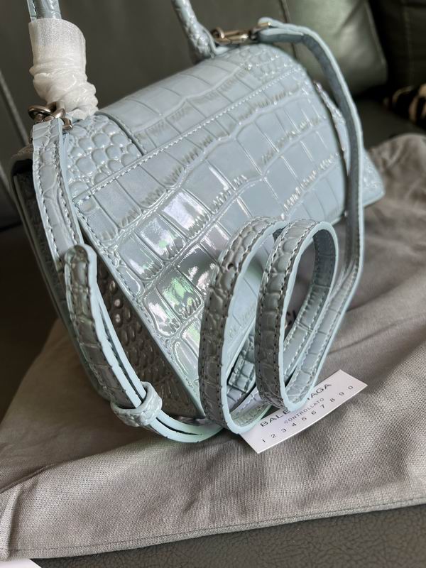 Hourglass M14x10x23cm S13x8x19cm YT (15)