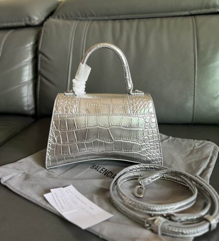 Hourglass M14x10x23cm S13x8x19cm YT (20)