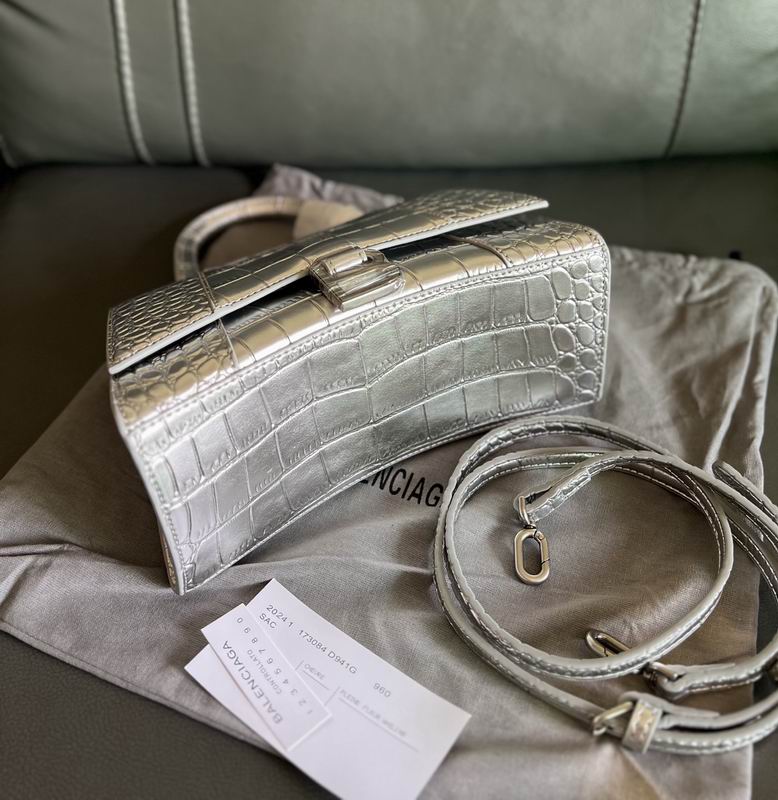 Hourglass M14x10x23cm S13x8x19cm YT (22)