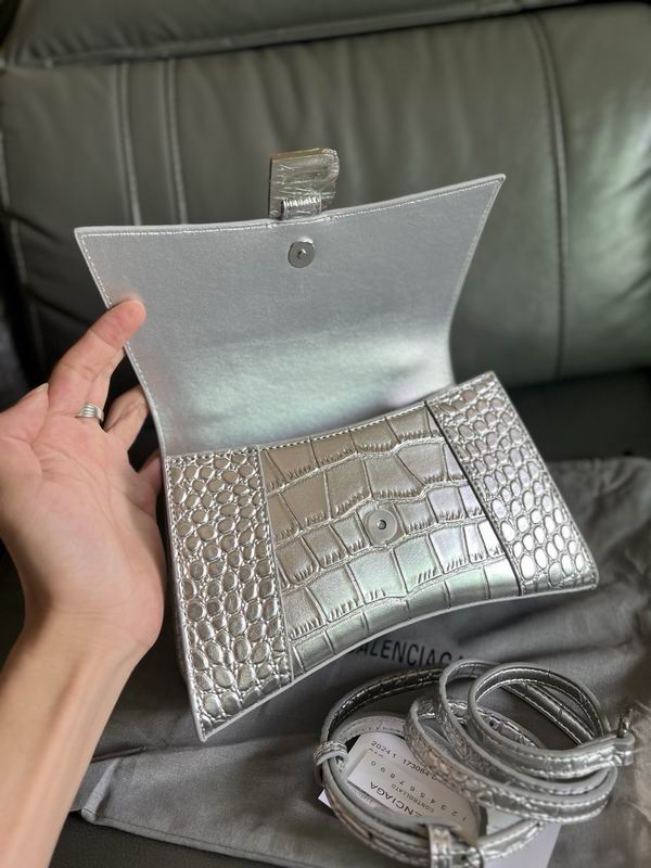 Hourglass M14x10x23cm S13x8x19cm YT (26)