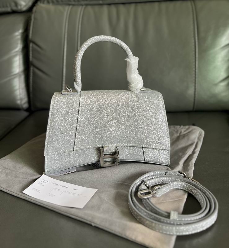 Hourglass M14x10x23cm S13x8x19cm YT (28)