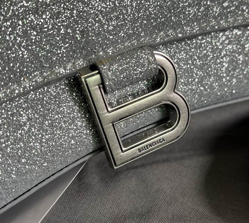 Hourglass M14x10x23cm S13x8x19cm YT (30)