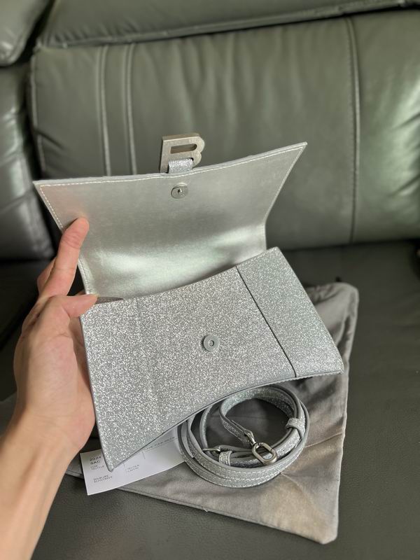 Hourglass M14x10x23cm S13x8x19cm YT (34)