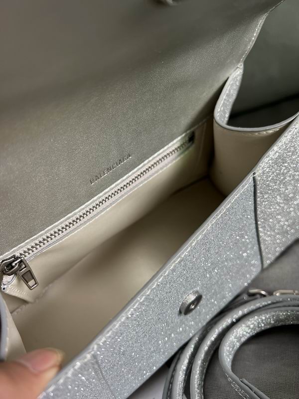 Hourglass M14x10x23cm S13x8x19cm YT (36)