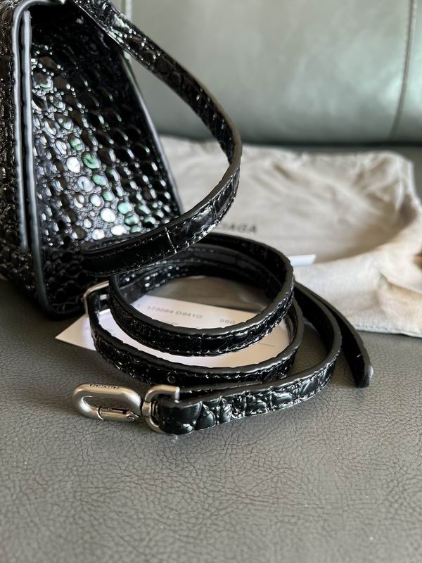 Hourglass M14x10x23cm S13x8x19cm YT (6)