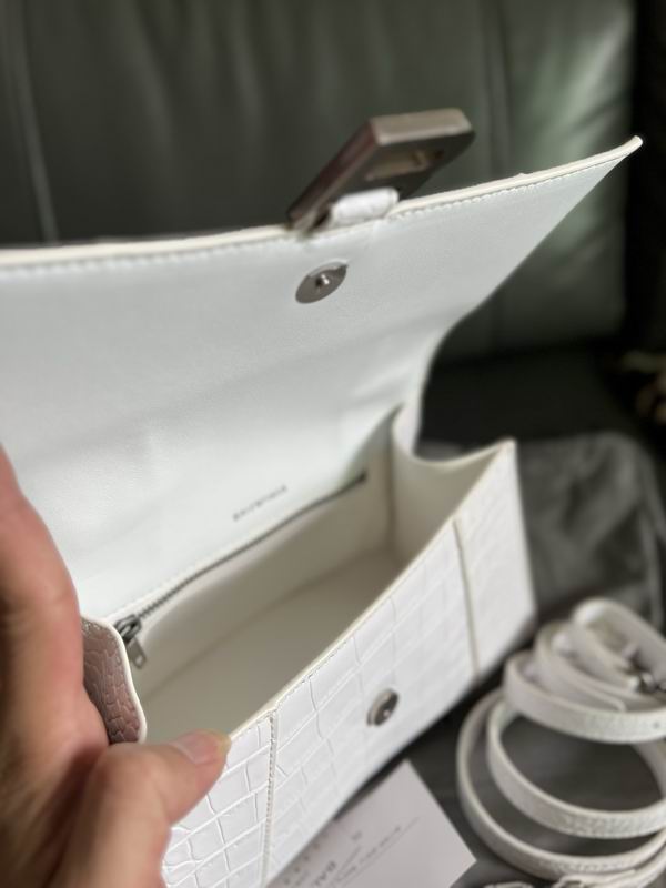 Hourglass M14x10x23cm S13x8x19cm YT (8)