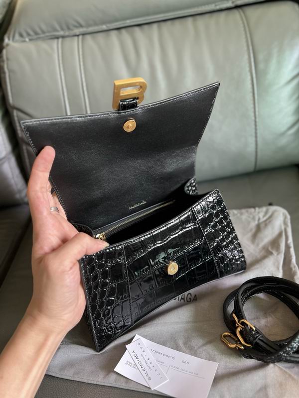 Hourglass M14x10x23cm S13x8x19cm YT (9)