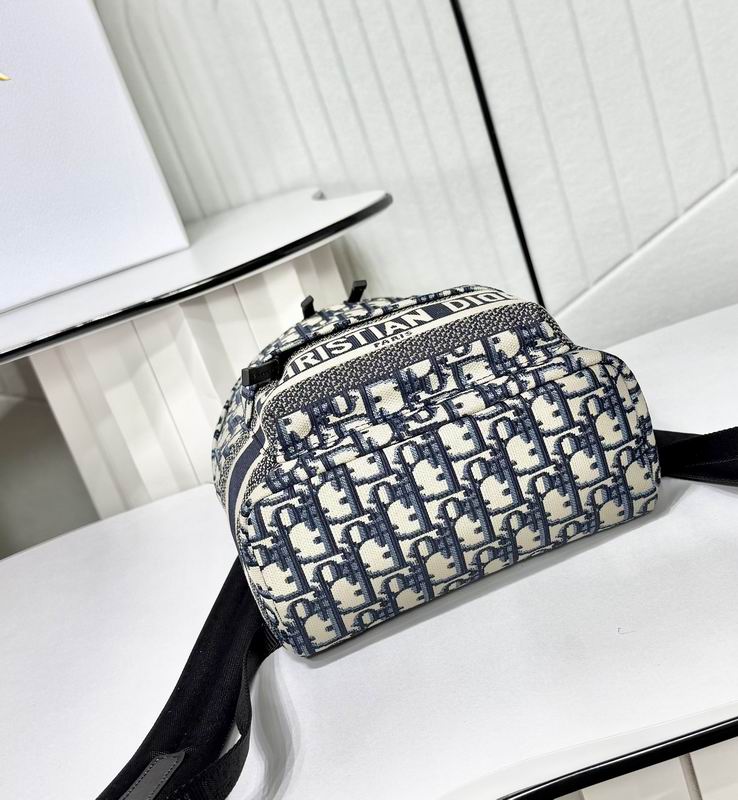 M928 21.5x31.5x13cm WP (5)