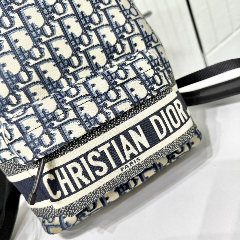 M928 21.5x31.5x13cm WP (6)