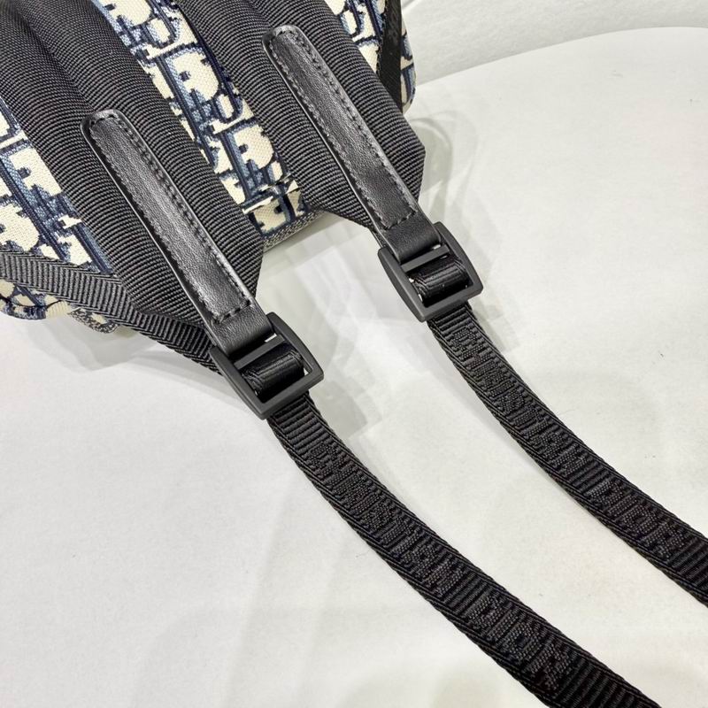 M928 21.5x31.5x13cm WP (8)