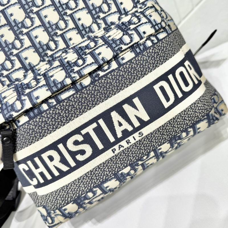 M929 26.5x36.5x13cm WP (5)