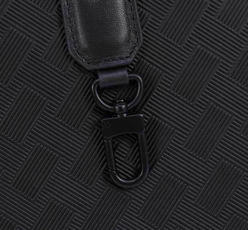 MB129962 37x6x28cm WP (3)