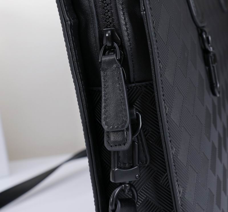 MB129962 37x6x28cm WP (5)