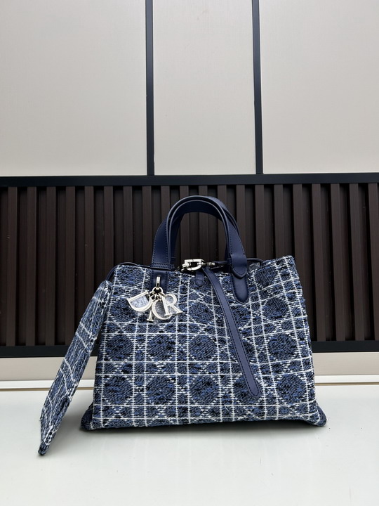 Dior Toujours 00740 37cm ss1_1