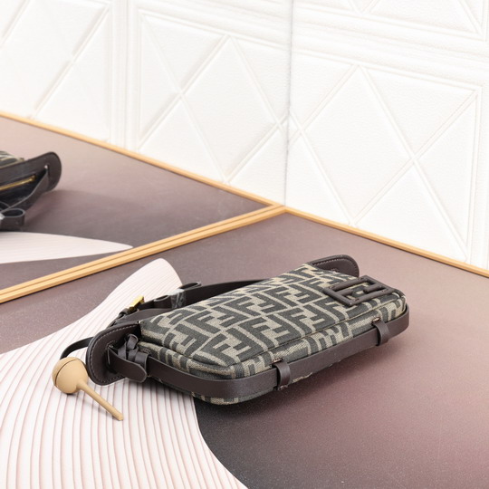 Fendi 07718 22x4 5x13cm ss_4