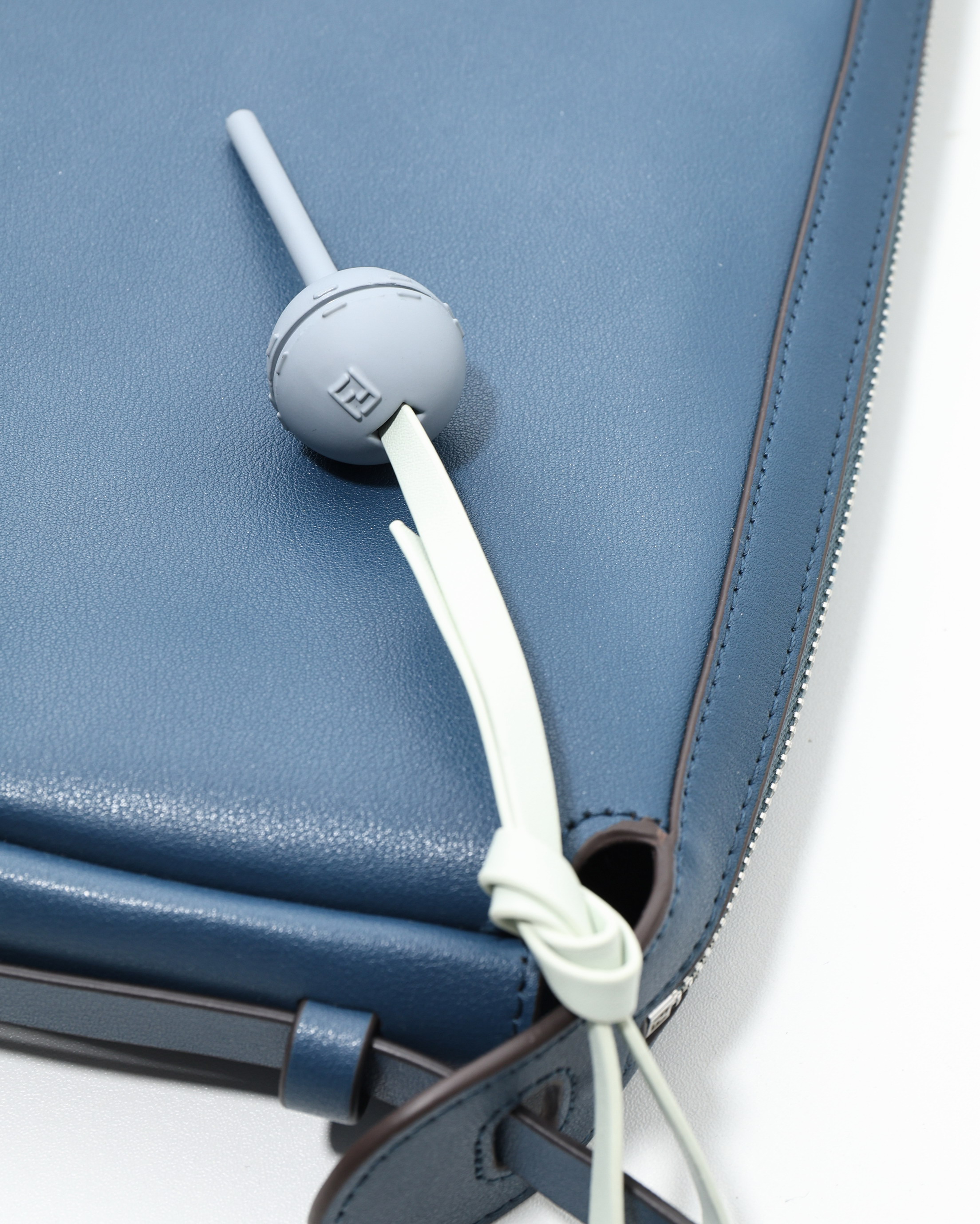 Fendi Simply 34 5x20x4 5cm jj_3