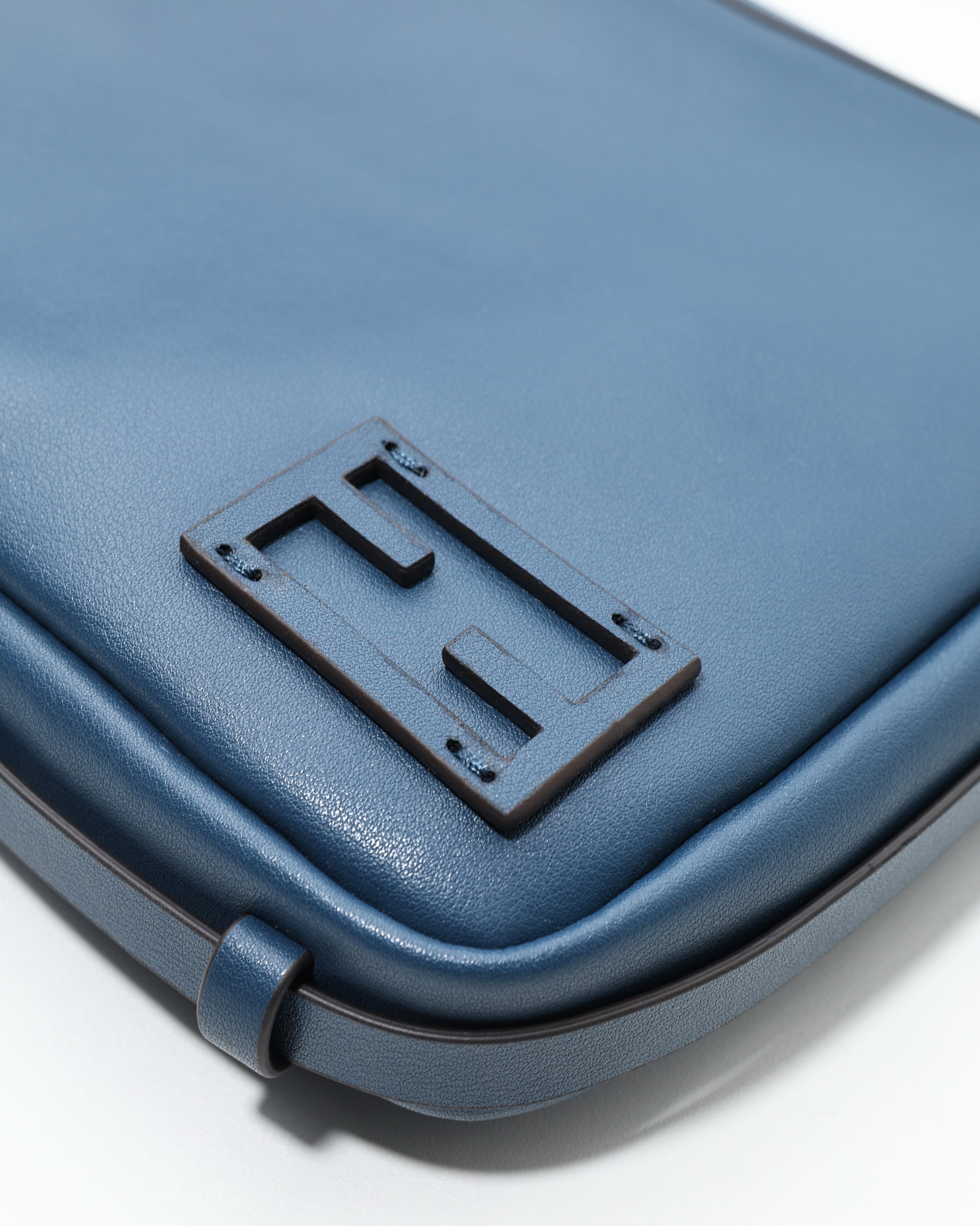 Fendi Simply 34 5x20x4 5cm jj_4