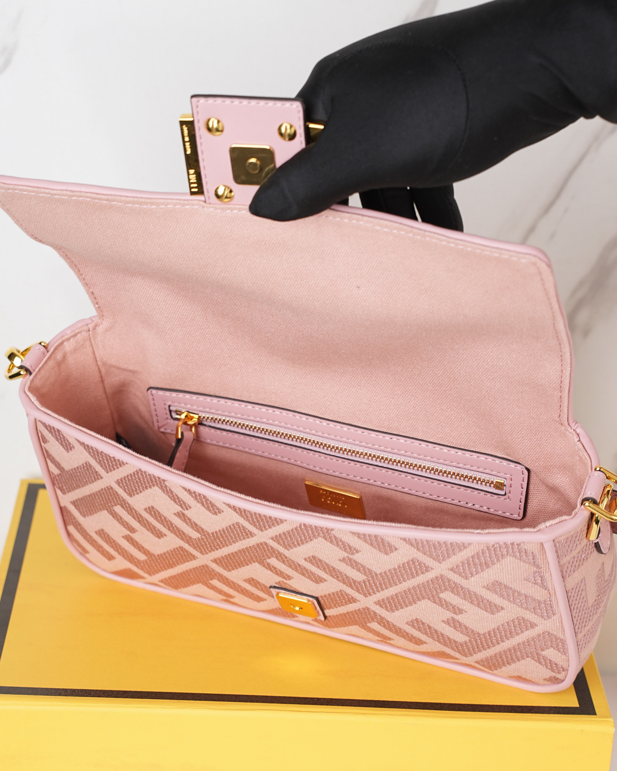 Fendi baguette 27x6x14cm jj3_4