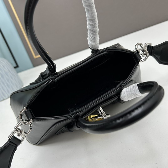 GIvenchy SS23 25x12x8cm ss2_7