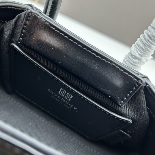 GIvenchy SS23 25x12x8cm ss2_8