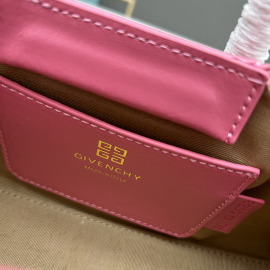 GIvenchy SS23 25x12x8cm ss_8