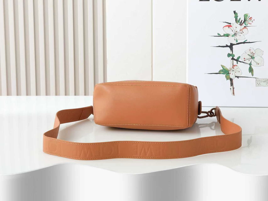 Loewe M88 25x17cm ss2_4