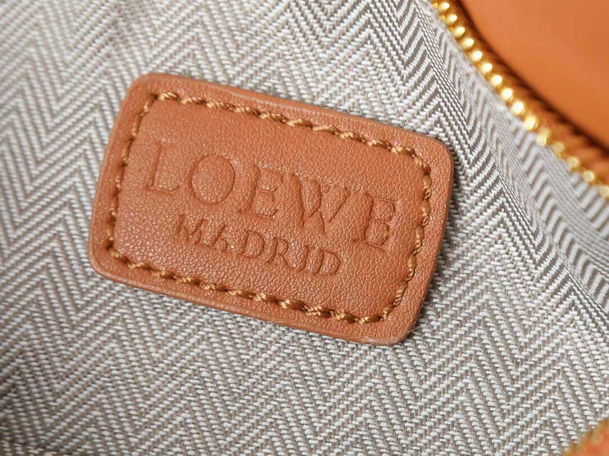 Loewe M88 25x17cm ss2_8