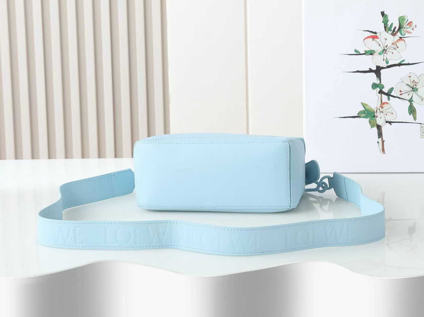 Loewe M88 25x17cm ss3_4