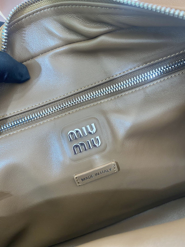 Miu 5BB159 32x22x14cm AP1_9