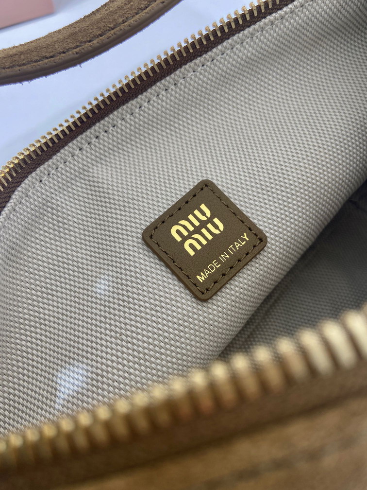 Miu 5NE841 18 5x14x10cm AP_12