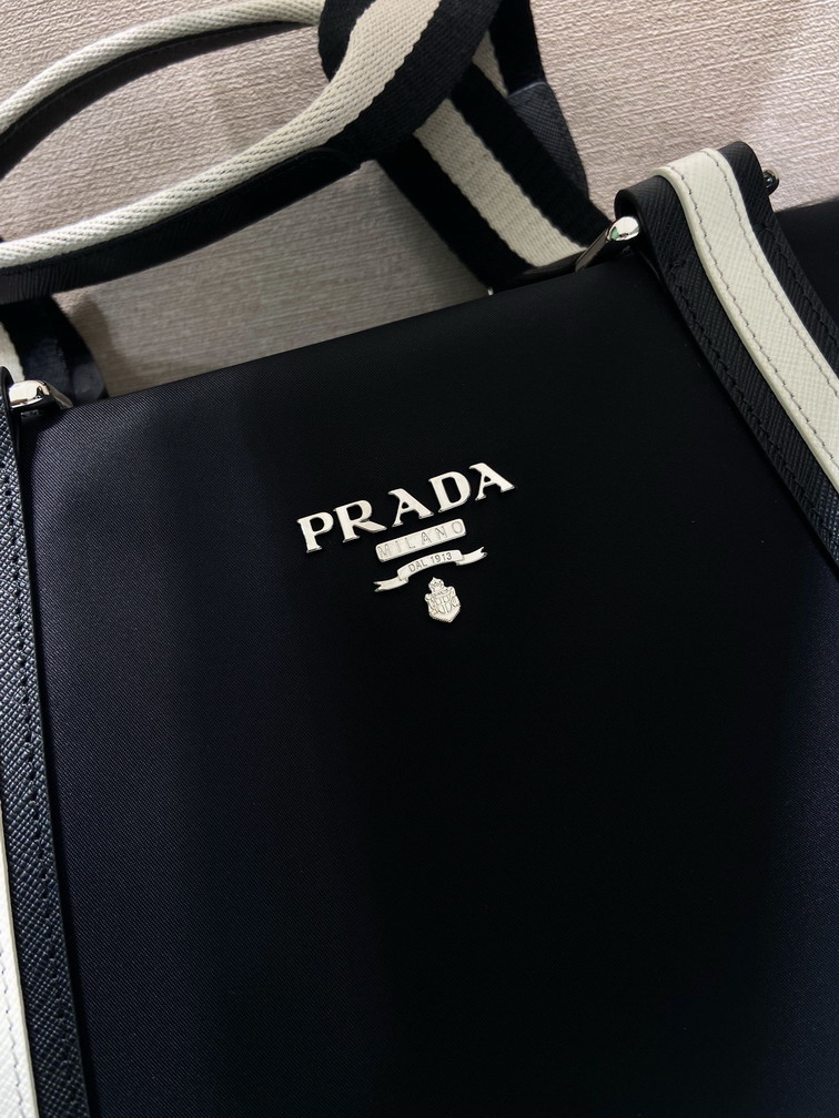 Prada 2096 40x35x14cm AP1_7