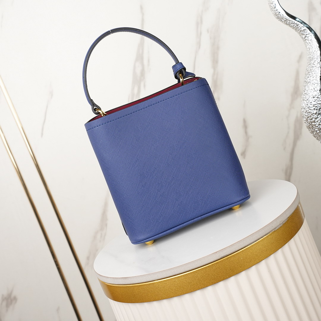 Prada 23x23x13cm jj2_3