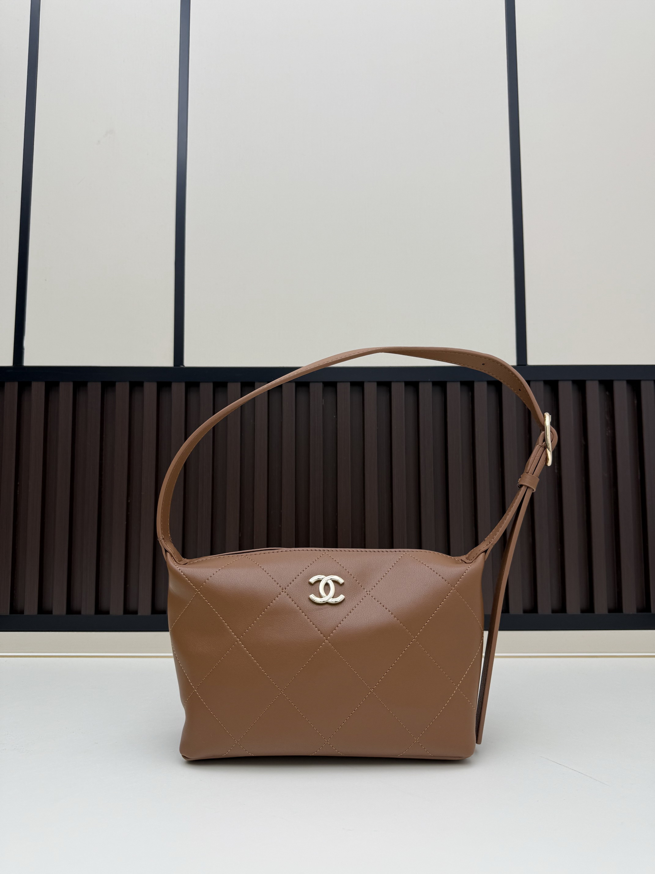 Chanel 07083 23x15x8cm jj1_1