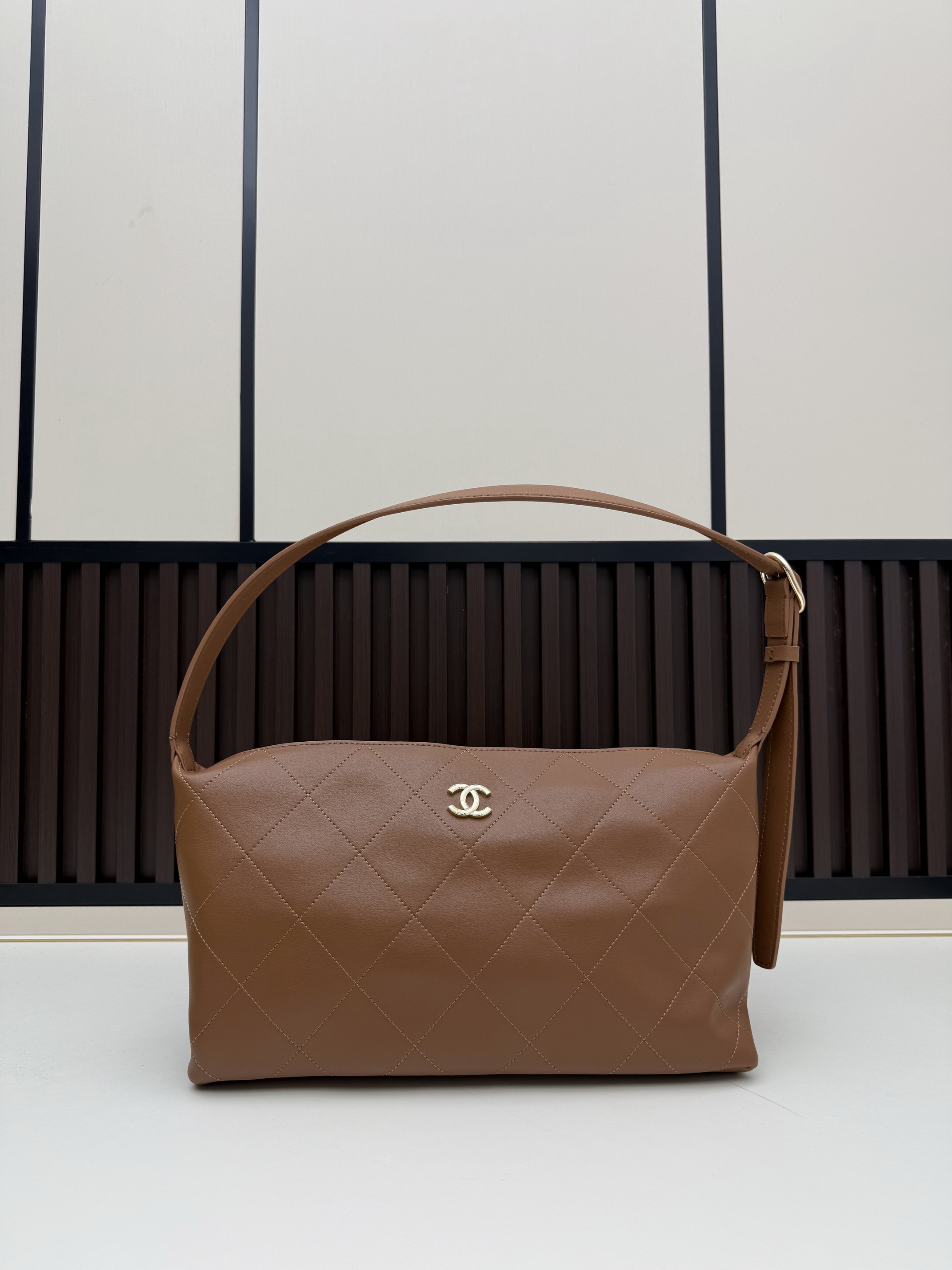 Chanel 07084 34x19x10cm jj2_1